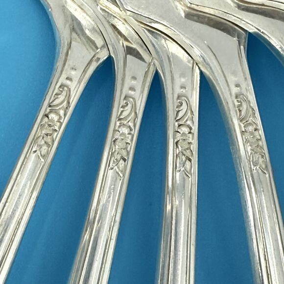 Oneida Community Tudor Plate 1946 Queen Bess II Set of 6 Salad Forks Silverplate - Picture 3 of 7